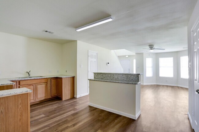 Photo - 23339-23341 High Pt St