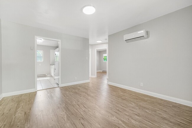 Building Photo - 3410 Elizabeth St NW