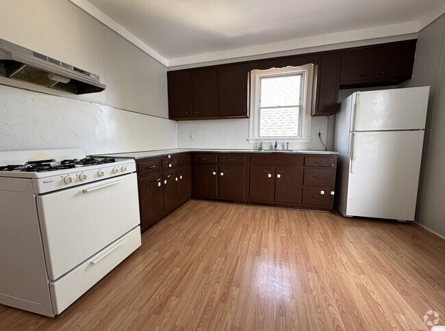 Building Photo - 746 Kennedy Blvd Unit 3 Rental