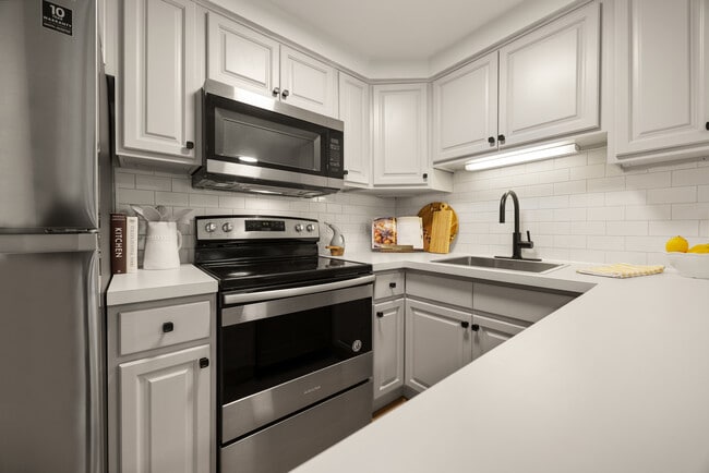 Fayetteville Pines Townhouses