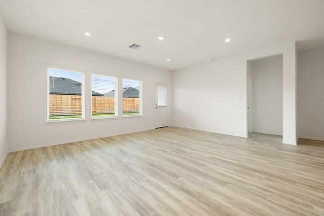 Photo - 31007 Delamere