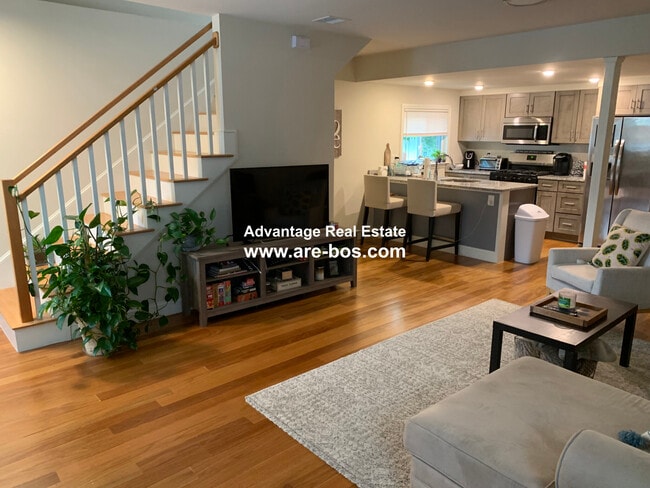 Photo - 260 Salem St Townhome