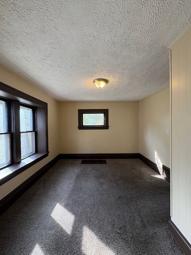 Photo - Three bedroom one bathroom home for rent