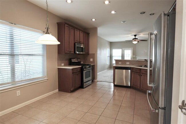 Photo - 1114 Boxwood Loop