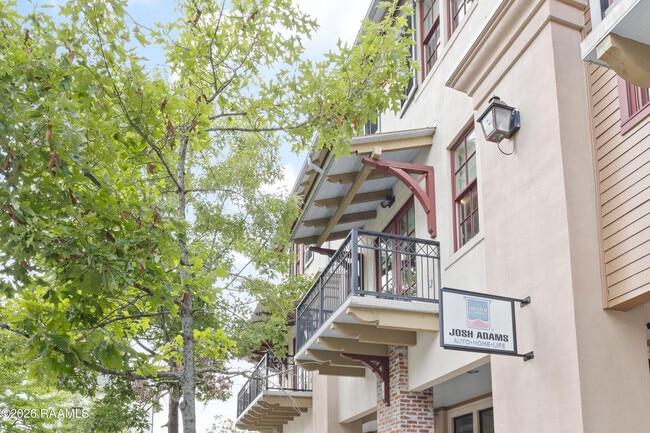 Building Photo - 605 Silverstone Rd Unit 205b