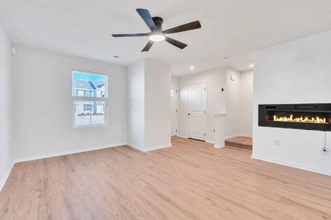 Photo - Modern 3BR, 2.5BA Townhouse in Walnut Hill Townes in Greer! ($1800/mo rent***)