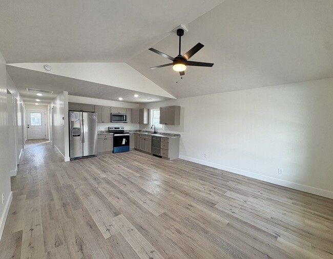 Photo - 209 Madison St