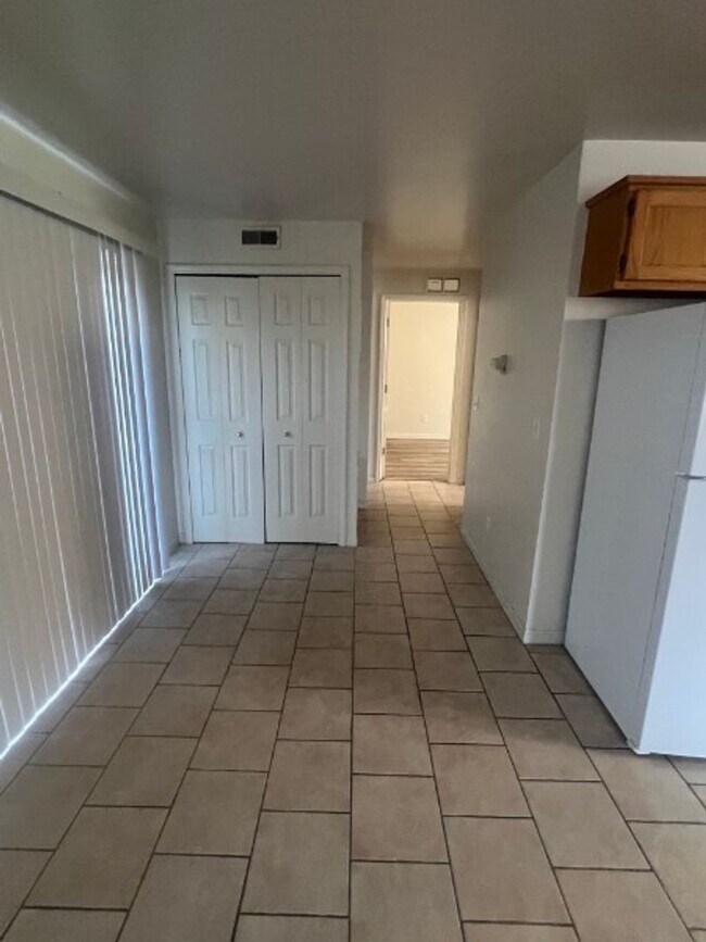 Photo - Roseville 8 Unit Unidad 16577