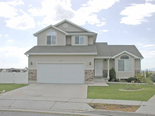 Building Photo - 4-Bed, 3.5 Bath Home with Scenic Views in South Ogden