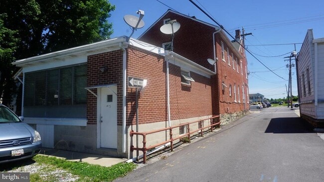 Building Photo - 276 E Main St Unit 5 Rental