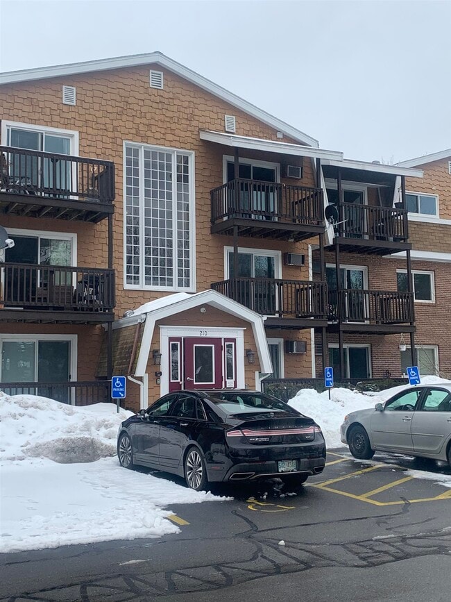 Building Photo - 210 Brook Village Rd Unit 26