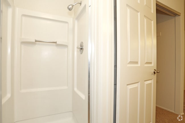 2HAB,2BA-950&nbsp;ft² - Greentree Terrace Apartments