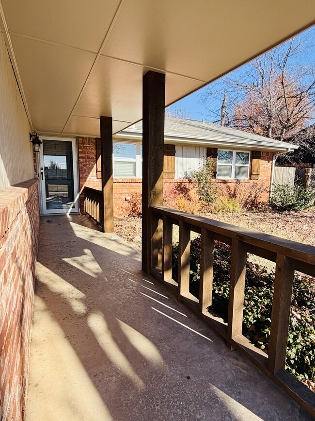 Photo - 2705 Carlton Way