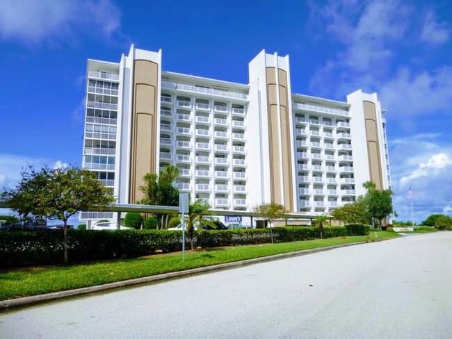 Annual Beachfront Condo at Venice Sands - Annual Beachfront Condo at Venice Sands Unit 101