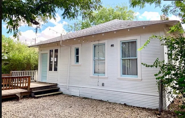 Photo - 103 St Charles