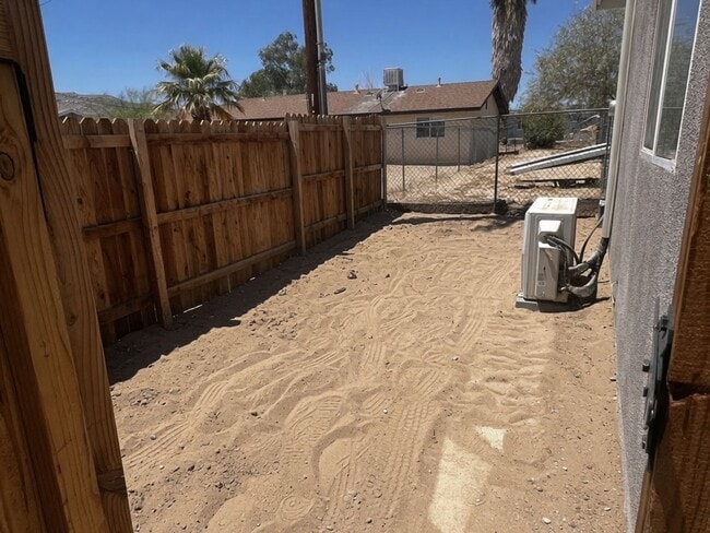 Photo - 6104 Chia Ave