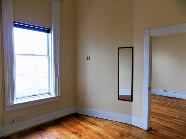 Photo - 56 E Burlington Ave Unit Apt. 01