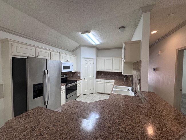 Photo - 3518 104th St