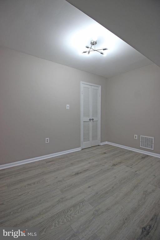 Photo - 8022 Northumberland Rd