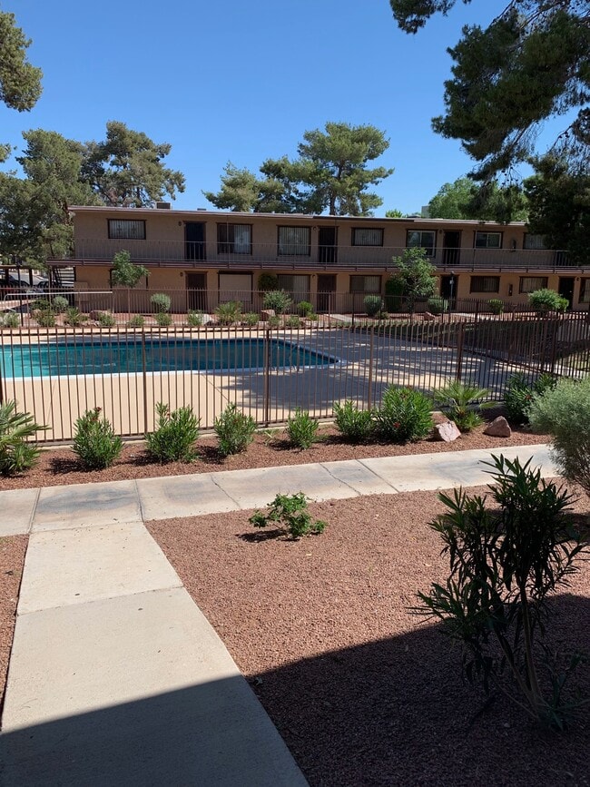 Photo - 565 S Royal Crest Cir Unit 6