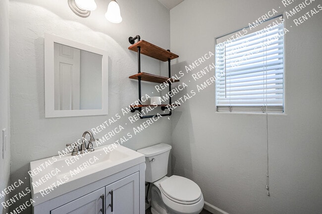 Photo - 21109 E Pickett St