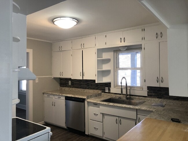 Photo - 1090 Brown Ave