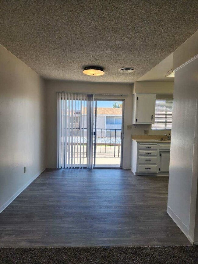 Photo - 5101 Appleblossom Dr Unit 06