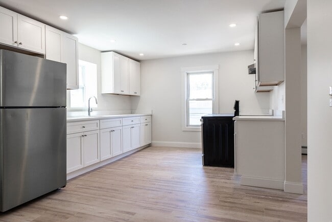 Building Photo - 71 Friend St Unit 2nd