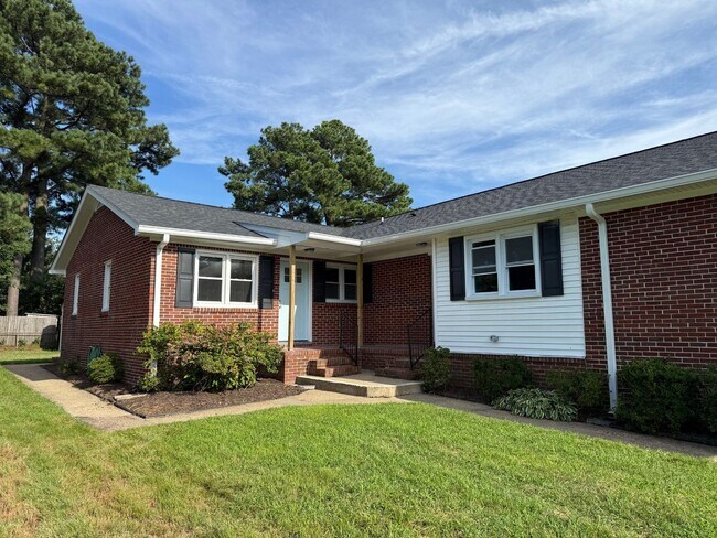 Building Photo - Norfolk Highlands Rental