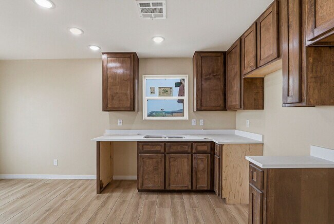 2-bedroom, 1-bath brand new apartment in 79924
