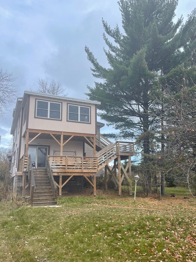 Building Photo - 5348 London Rd Unit 5348 London Road - Upper