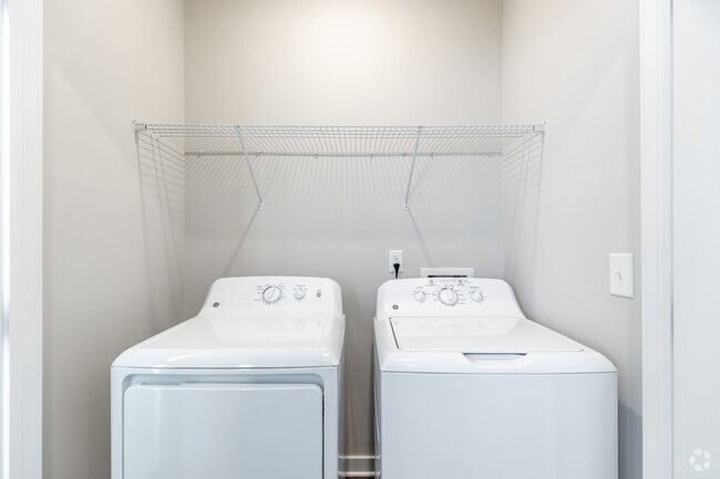 2BR, 2.5BA - Willow - 1,154SF - In-Unit Laundry