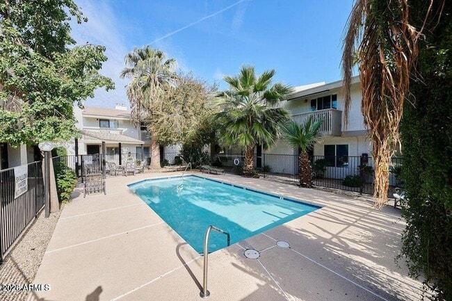 Building Photo - 1402 E Osborn Rd Unit 1