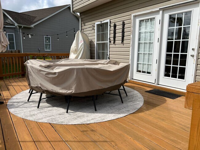 Photo - 4 Bedroom Home with Garage & Convenient ac...