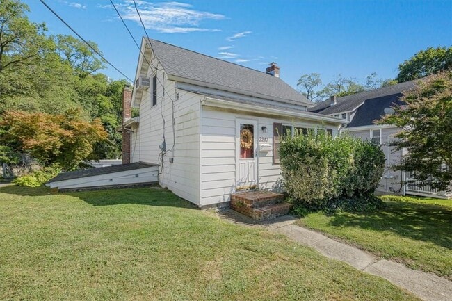 Photo - 3247 Albany Post Rd House