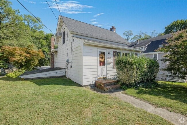 Building Photo - 3247 Albany Post Rd Rental
