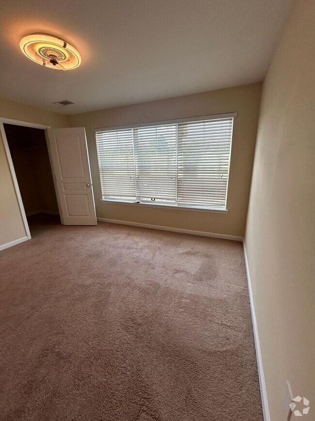 Building Photo - 17-1724 Doucette Unit 17-1724 - A Rental