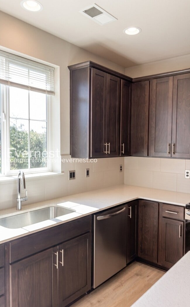 Photo - 2-Bed/2.5-Bath Townhome/Voucher Accepted