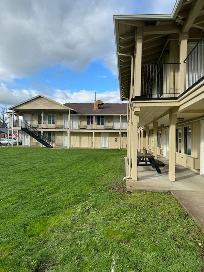 Photo - Renovated 2 bedroom Apartments available! ...