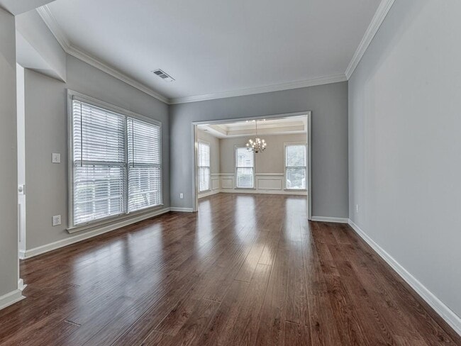 Photo - 408 Sixes Dr