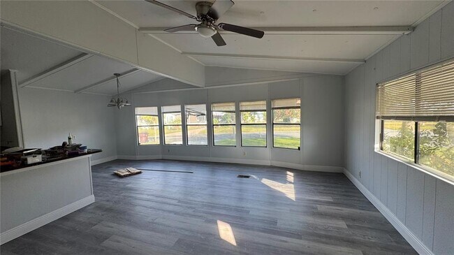 2310 Lakota Ln