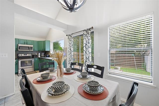 Photo - 912 S Old Orchard Ln