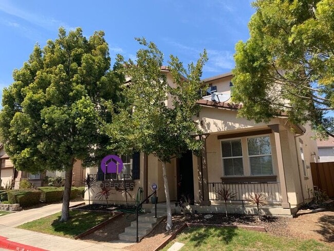 Photo - 557 Dutch Elm Dr