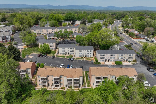 2619 Hydraulic Rd - Westgate Apartments