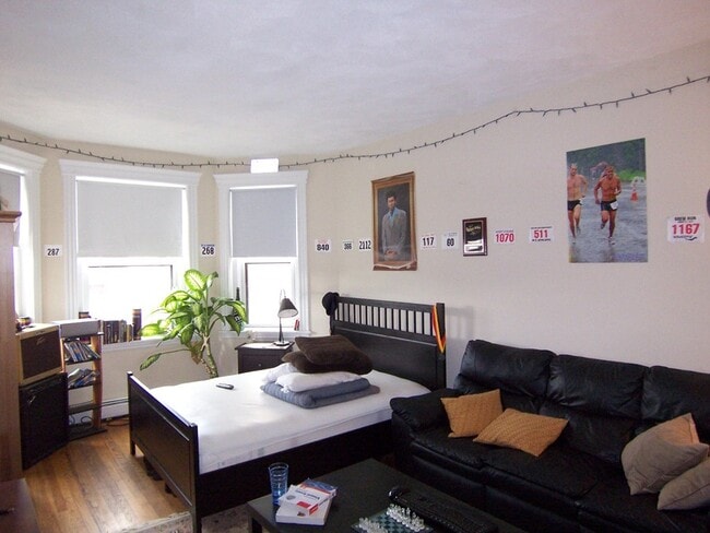 Building Photo - 61 Park Dr Unit 6