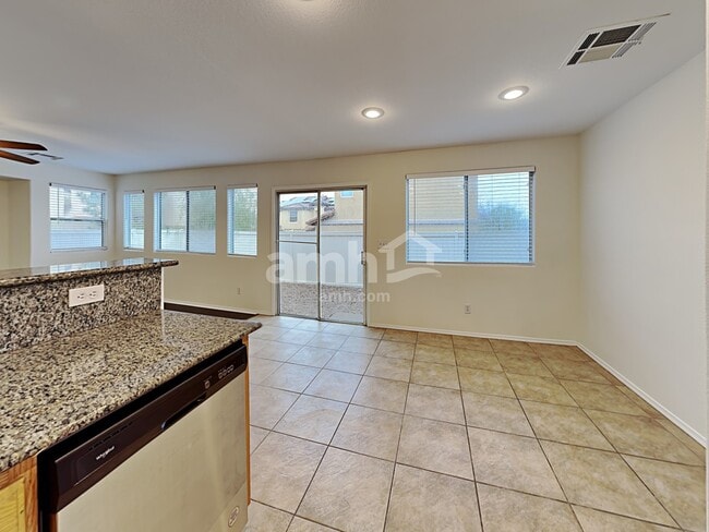 Photo - 542 Eresma St