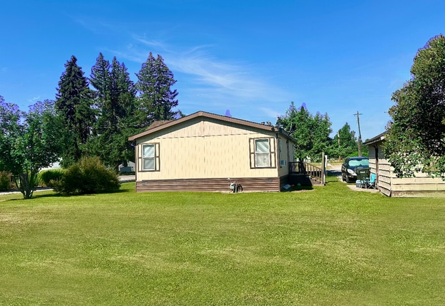 Photo - Charming 3 Bedroom Home in Quiet, Tree Lined Neighborhood