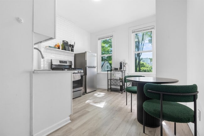 Photo - 4308 Grand Ave Unit 2