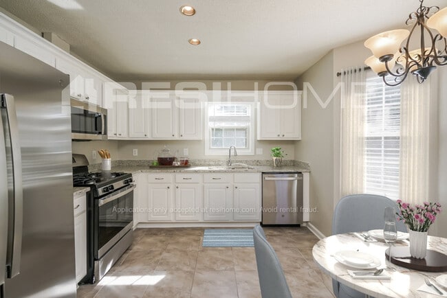 Photo - 6285 Hampstead Ln