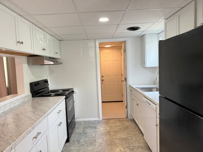 Photo - 3 bedroom 2.5 bathroom End-of-Row Townhome in Conestoga Valley School District!
